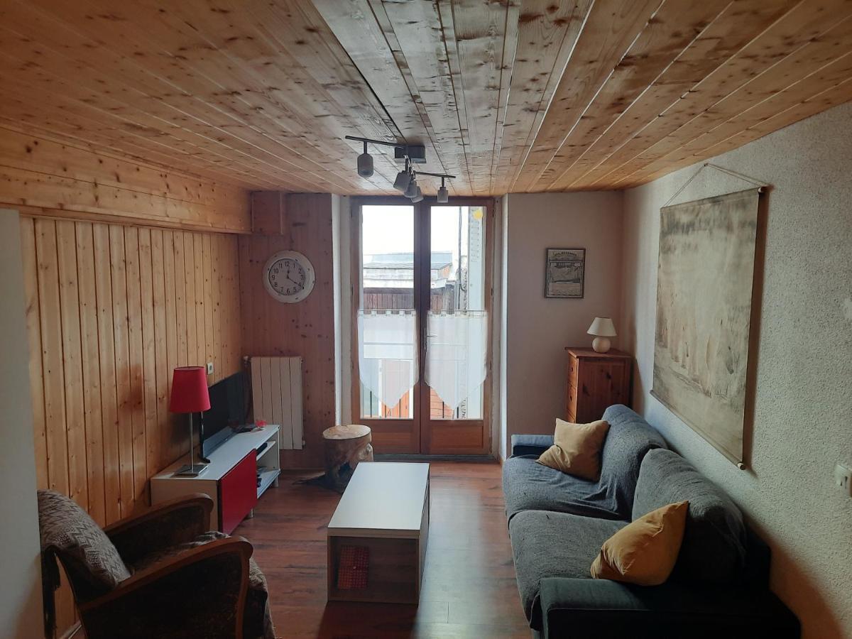Le Cocon Apartment Bagneres-de-Luchon ภายนอก รูปภาพ