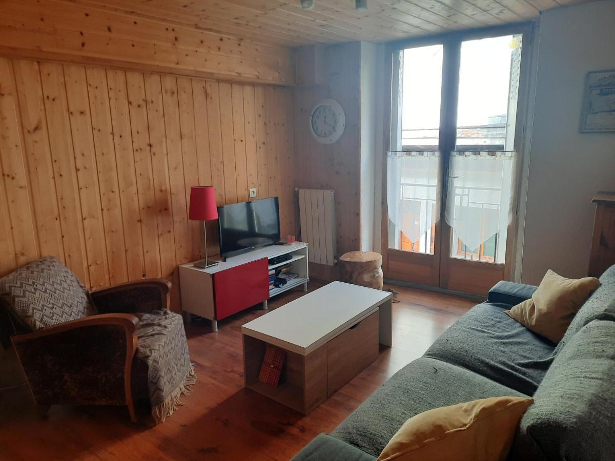 Le Cocon Apartment Bagneres-de-Luchon ภายนอก รูปภาพ