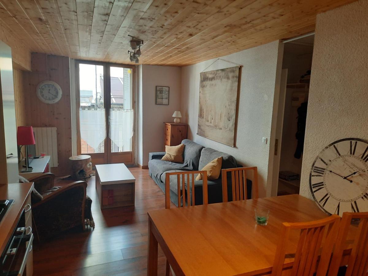 Le Cocon Apartment Bagneres-de-Luchon ภายนอก รูปภาพ